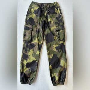 Wild Fable Women's‎ Camouflage Cargo Multi-Pocketed Jogger Style Pants Size 00